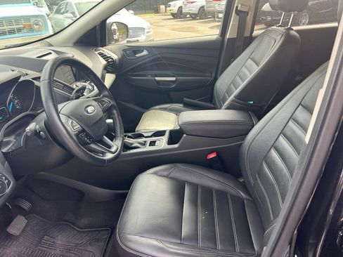 Used 2017 Ford Escape Titanium w/ Equipment Group 301A AWD/4WD image 9