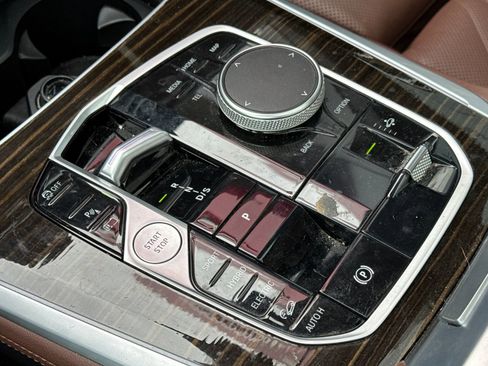 Used 2024 BMW X5 xDrive50e image 21