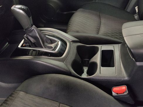 Used 2017 Nissan Rogue S FWD image 26