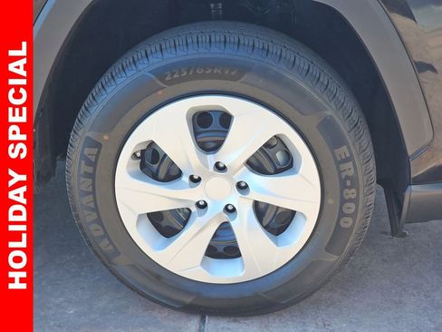 Used 2024 Toyota RAV4 LE image 38