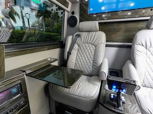 Used 2018 Mercedes-Benz Sprinter 3500 image 80