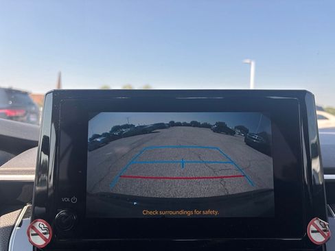 Used 2025 Toyota Corolla LE FWD image 9