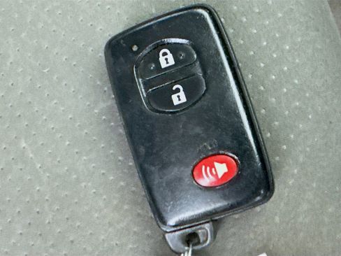 Used 2015 Toyota Prius Three FWD image 34