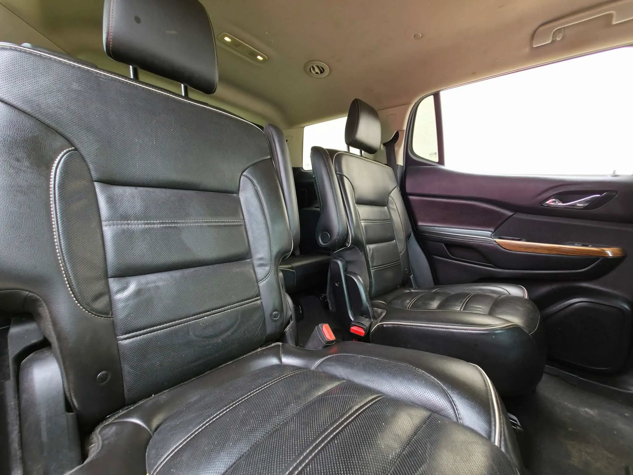 Used 2018 GMC Acadia Denali w/ Technology Package FWD image 18