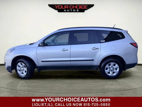 Used 2017 Chevrolet Traverse LS FWD image 2