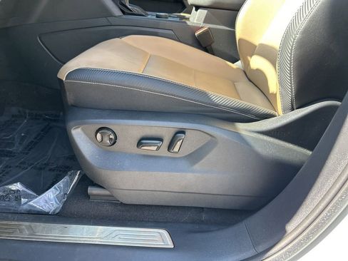 Certified 2022 Volkswagen Atlas Cross Sport SE image 10