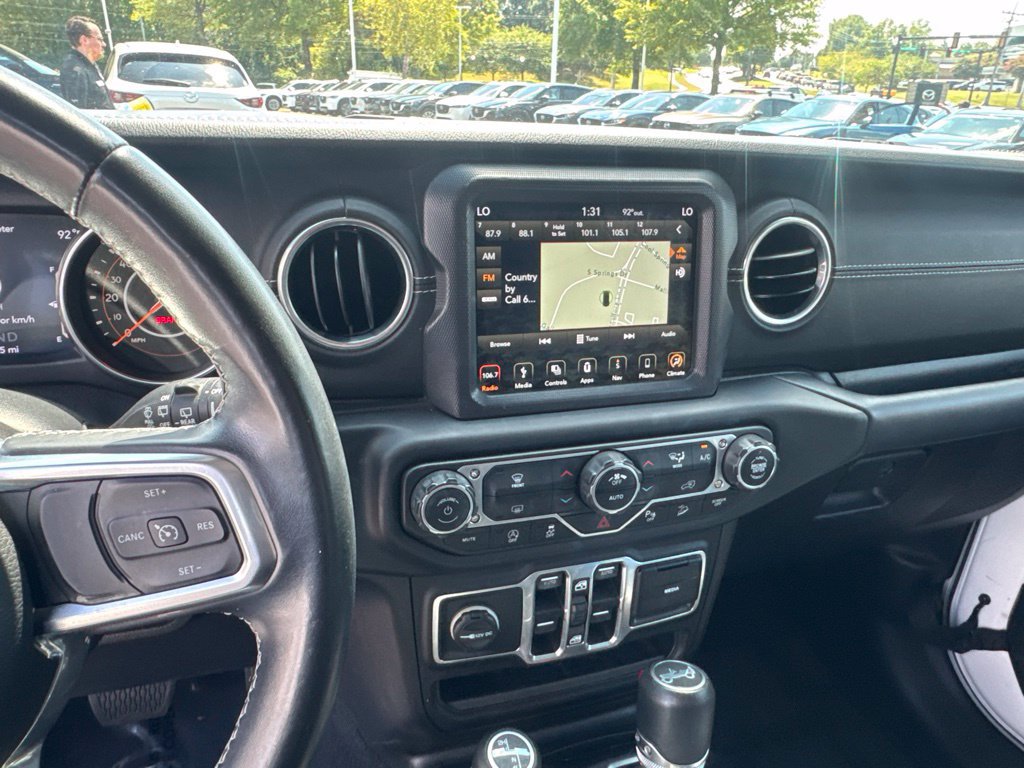 Used 2018 Jeep Wrangler Unlimited Sahara AWD/4WD image 17