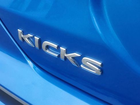 Used 2023 Nissan Kicks SR w/ SR Premium Package FWD image 7