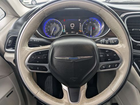 Used 2021 Chrysler Pacifica Limited w/ Premium & Safety Sphere Group AWD/4WD image 18