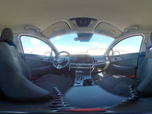 Used 2025 Kia Sportage LX image 42