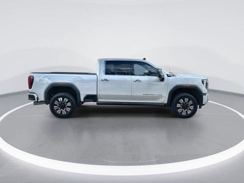 Used 2024 GMC Sierra 2500 Denali w/ Denali Reserve Package AWD/4WD image 9