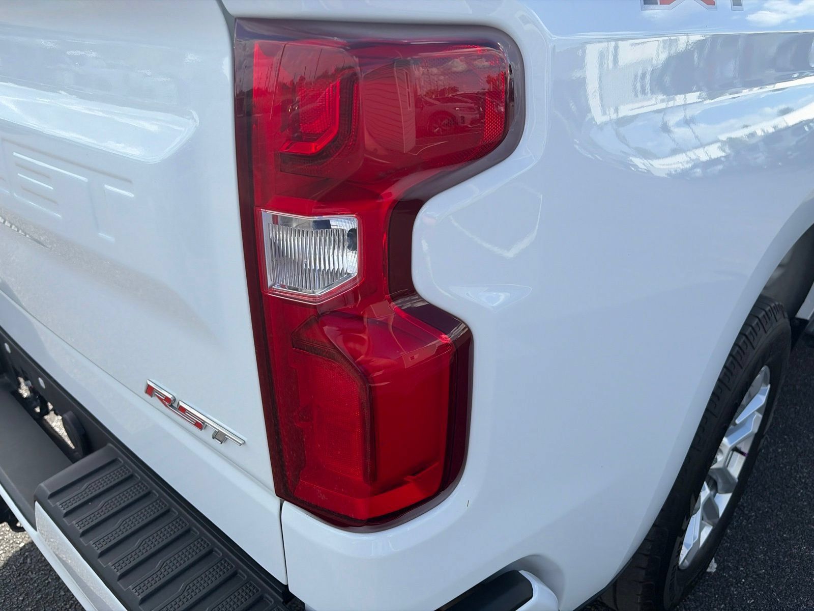 Used 2023 Chevrolet Silverado 1500 RST AWD/4WD image 15