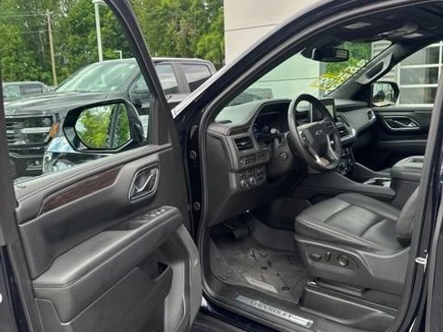Used 2023 Chevrolet Tahoe Z71 w/ Luxury Package AWD/4WD image 14