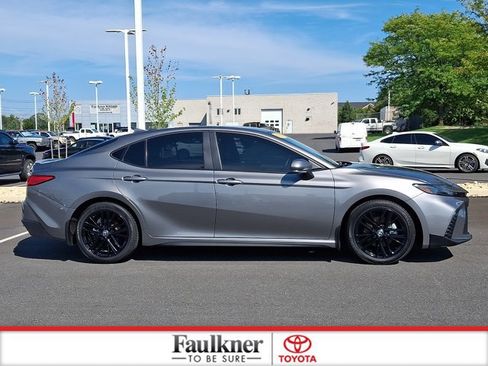 Certified 2025 Toyota Camry SE FWD image 7