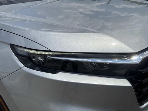 Used 2024 Honda CR-V EX image 11