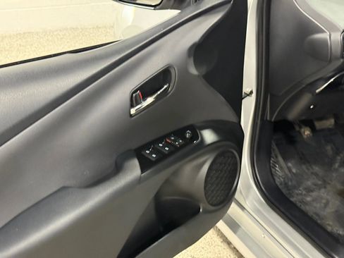 Used 2017 Toyota Prius Two image 12