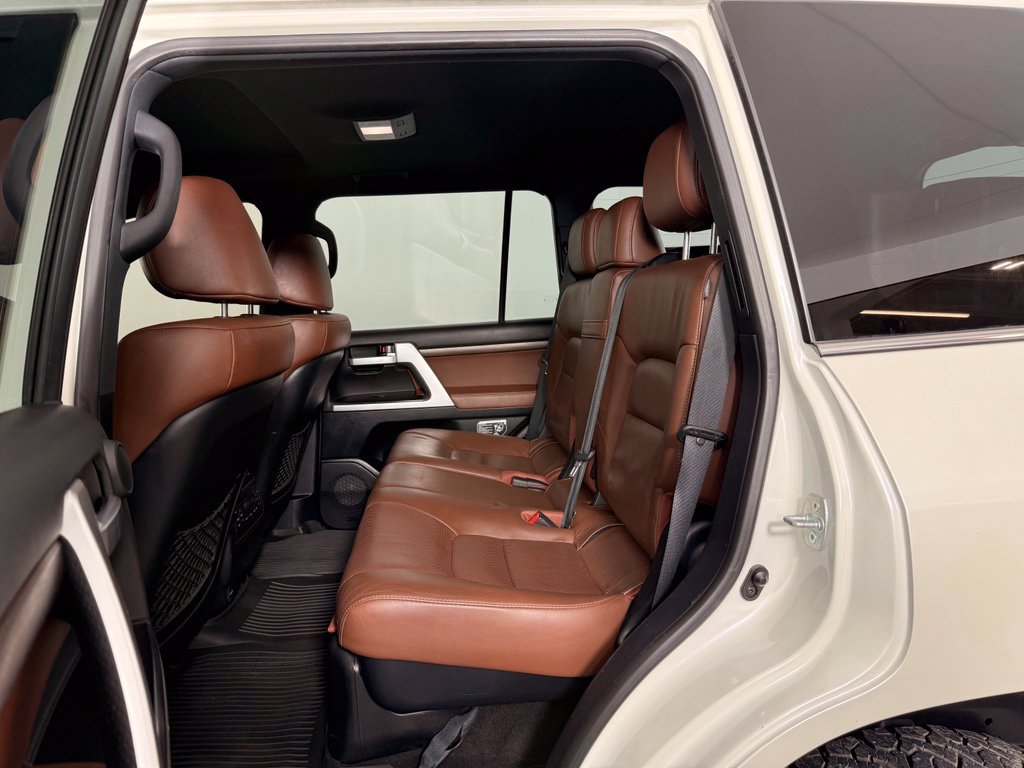 Used 2020 Toyota Land Cruiser w/ Four Season Floor Mat Package AWD/4WD image 16