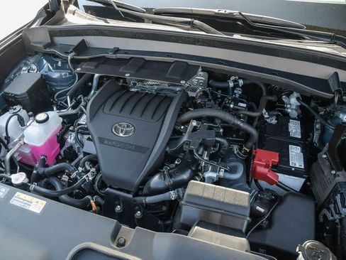 Used 2025 Toyota Grand Highlander FWD image 29