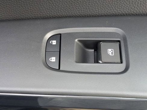 New 2025 Nissan Pathfinder SV w/ SV Premium Package image 39