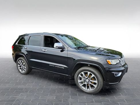 Used 2018 Jeep Grand Cherokee Overland AWD/4WD image 3
