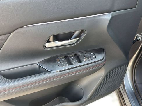 Certified 2026 Nissan Kicks SR FWD image 17