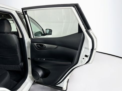 Used 2018 Nissan Rogue Sport S w/ S Appearance Package FWD image 28