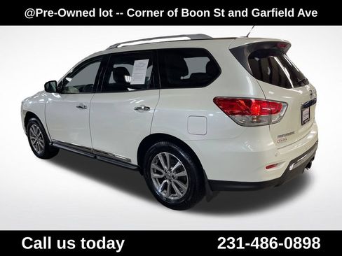 Used 2016 Nissan Pathfinder SL w/ SL Tech Package AWD/4WD image 3