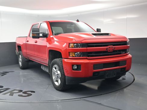 Used 2019 Chevrolet Silverado 2500 LT w/ LT Convenience Package image 14