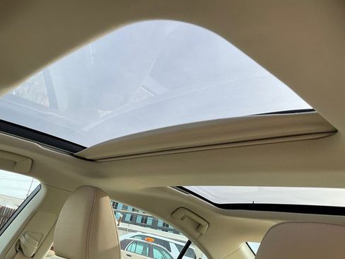 Used 2018 Lexus ES 350 w/ Luxury Package w/Wood Trim image 20