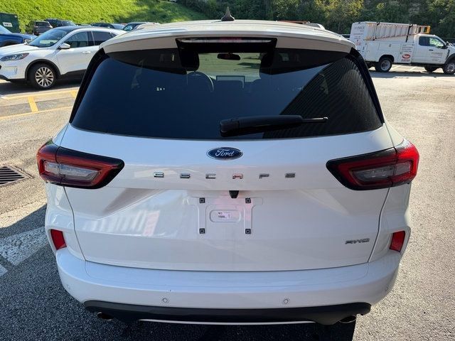 Used 2023 Ford Escape ST-Line w/ Tech Pack #1 AWD/4WD image 6
