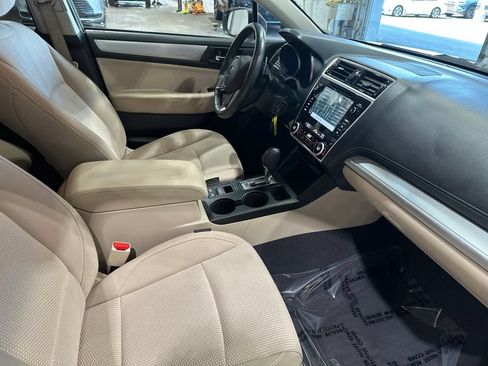 Used 2019 Subaru Outback 2.5i Premium AWD/4WD image 16