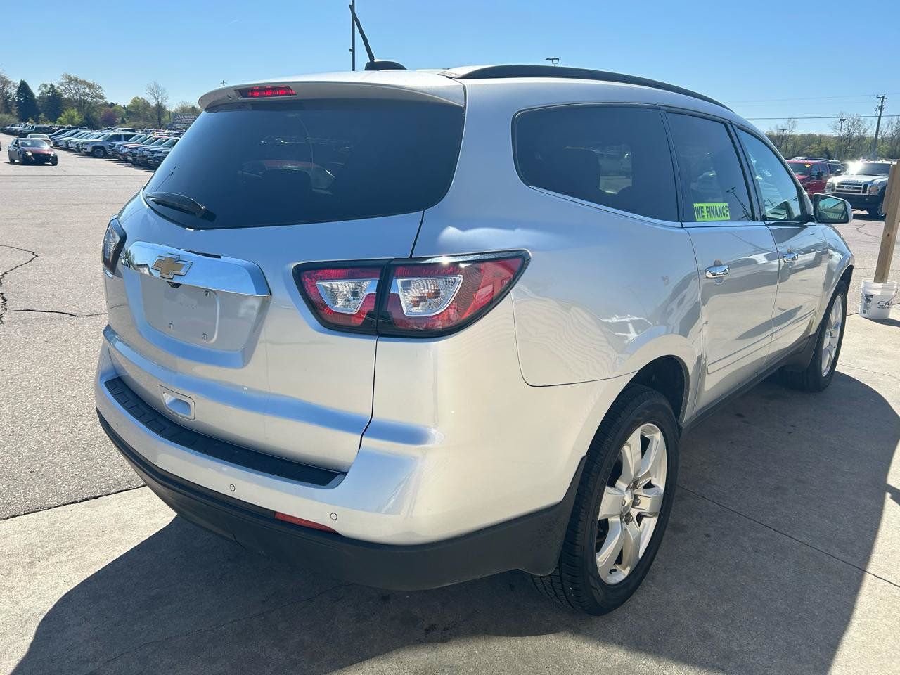 Used 2017 Chevrolet Traverse LT w/ Style and Technology Package FWD image 5