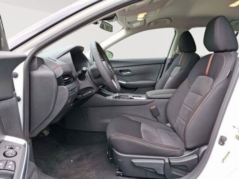 New 2025 Nissan Sentra SR w/ Midnight Edition FWD image 9
