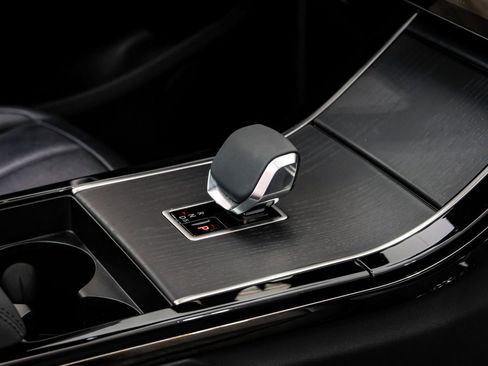 Used 2024 Land Rover Range Rover Evoque S image 30