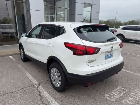 Used 2019 Nissan Rogue Sport S FWD image 3