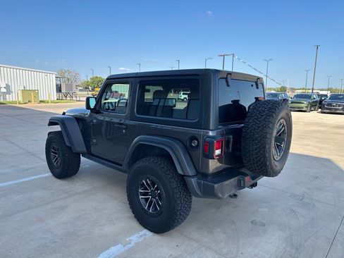 Used 2025 Jeep Wrangler Sport AWD/4WD image 31