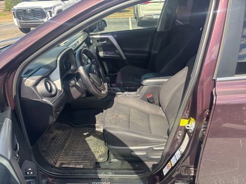 Used 2018 Toyota RAV4 XLE w/ Plus Extra Value Package image 5