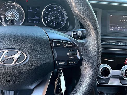 Used 2019 Hyundai Elantra SE w/ Cargo Package image 12