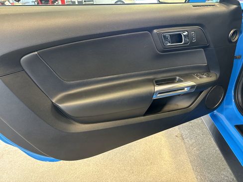 Used 2017 Ford Mustang EcoBoost image 19