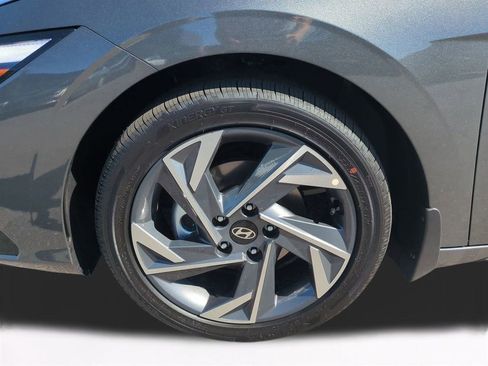 New 2026 Hyundai Elantra Limited image 11