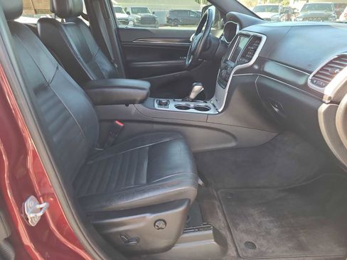 Used 2018 Jeep Grand Cherokee Limited image 22