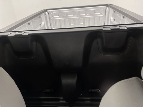 Used 2019 Chevrolet Colorado W/T image 11