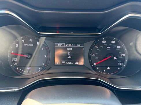 Used 2023 Chevrolet TrailBlazer LT w/ Convenience Package AWD/4WD image 11
