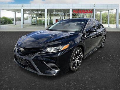 Used 2018 Toyota Camry SE w/ Moonroof Package