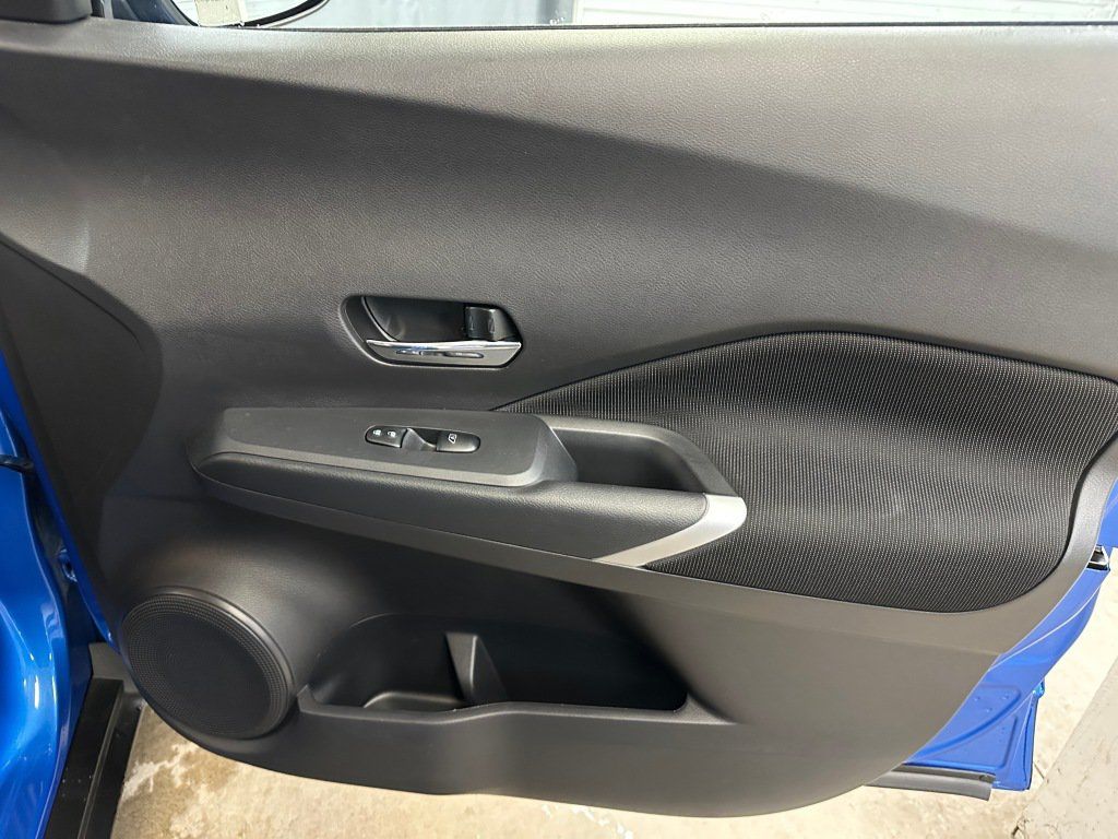 Used 2024 Nissan Kicks SV w/ Exterior Package FWD image 28