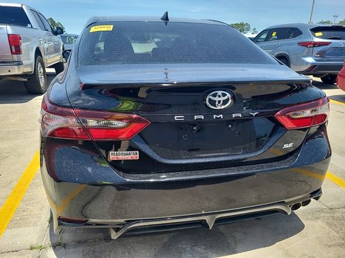 Used 2021 Toyota Camry SE FWD image 7