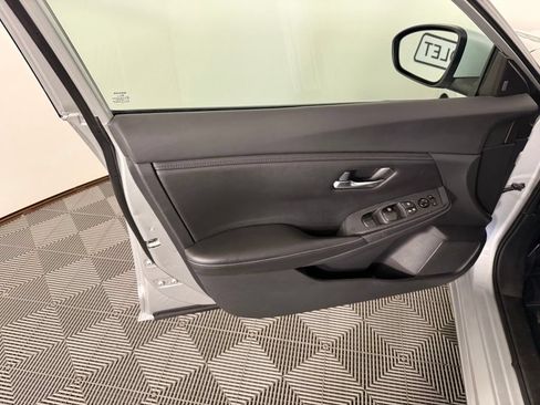 Used 2023 Nissan Sentra SV FWD image 16