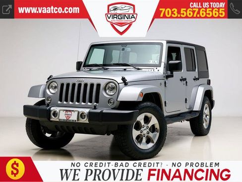 Used 2018 Jeep Wrangler Unlimited Sahara w/ Connectivity Group AWD/4WD image 1