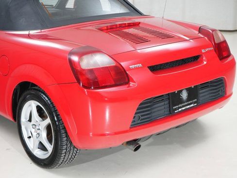 Used 2001 Toyota MR2 image 32