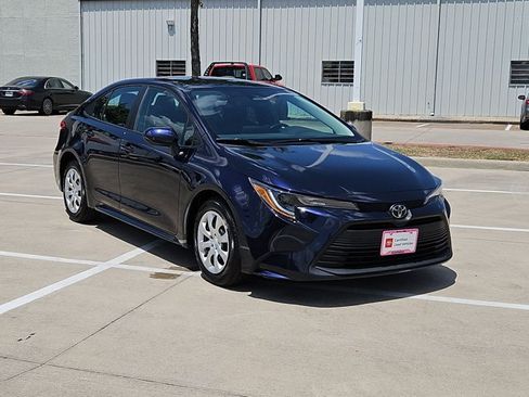 Used 2024 Toyota Corolla LE FWD image 3